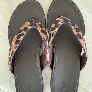 Fitflop Leopard-Print Brown Flip Flop Sandals BRAND NEW